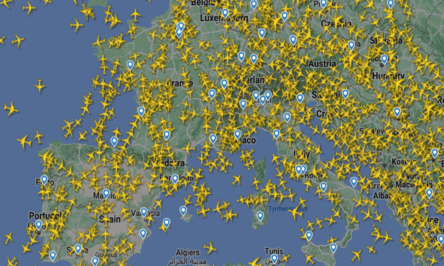 Per què no xoquen els avions?