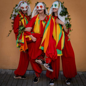 Tres diablots amb el vestuari de Sant Esteve de Palautordera.